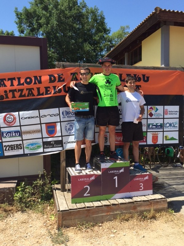 Un magnífico día acompañó a la XIII Edición del Triatlón de Aritzaleku